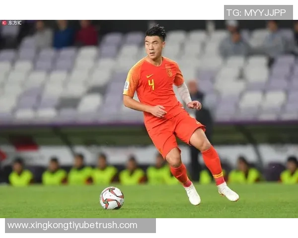 麦克阿瑟精彩突破连过数人恩加德乌因战术犯规被黄牌警告